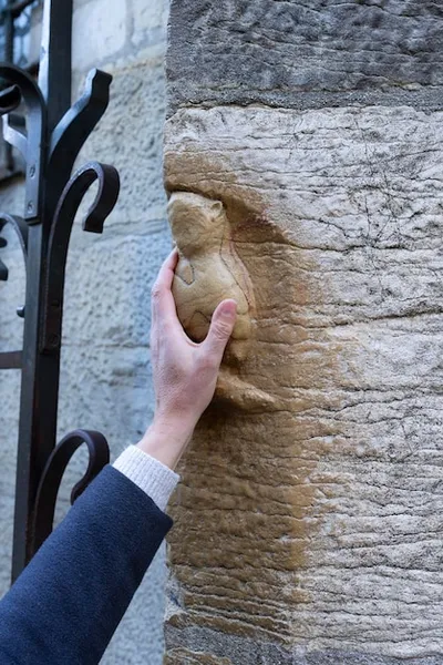 cómo restaurar y dar brillo a una fachada de piedra natural eficazmente